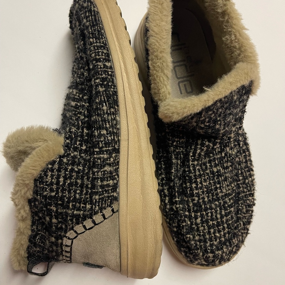 HEY DUDES - WOMENS Ankle Boot with fur lining